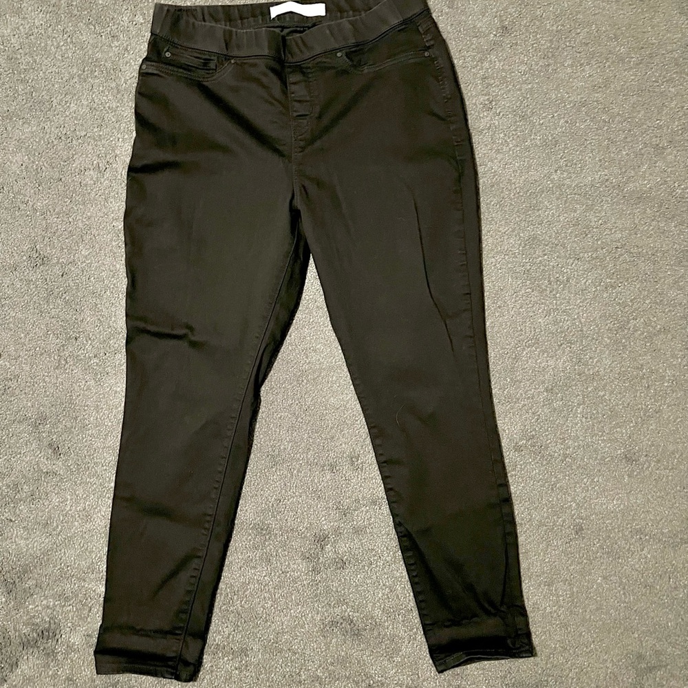 Black Pull-On Signature Levi Strauss jeans/Jeggings